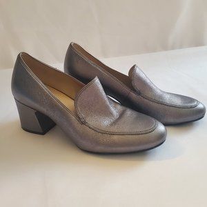 Naturalizer Block Heel with a Loafer Feel Pewter Color and Textured Size 8M